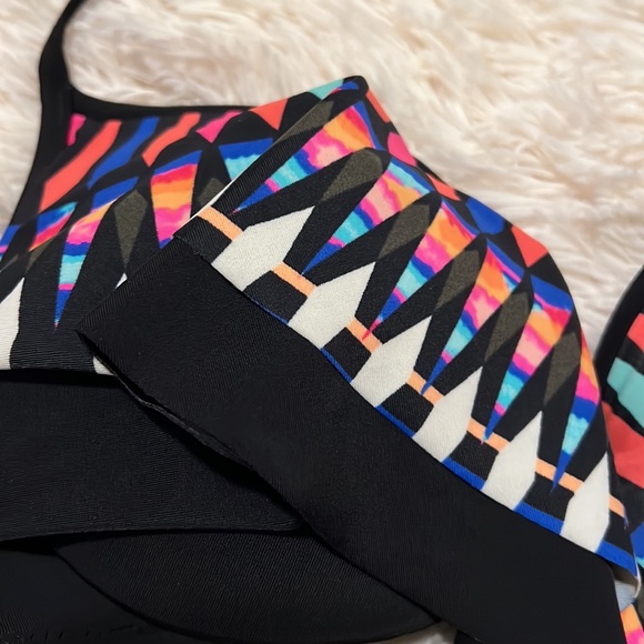 Victoria secret swim top size medium - Picture 8 of 16